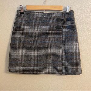Plaid black and white skort